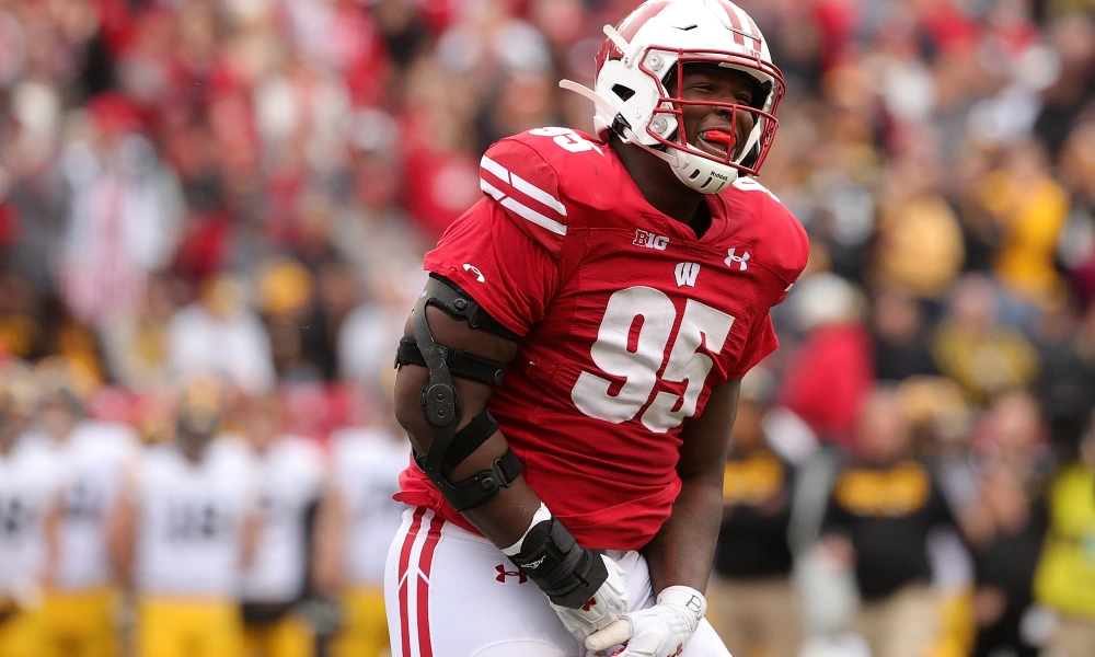 Keeanu Benton
