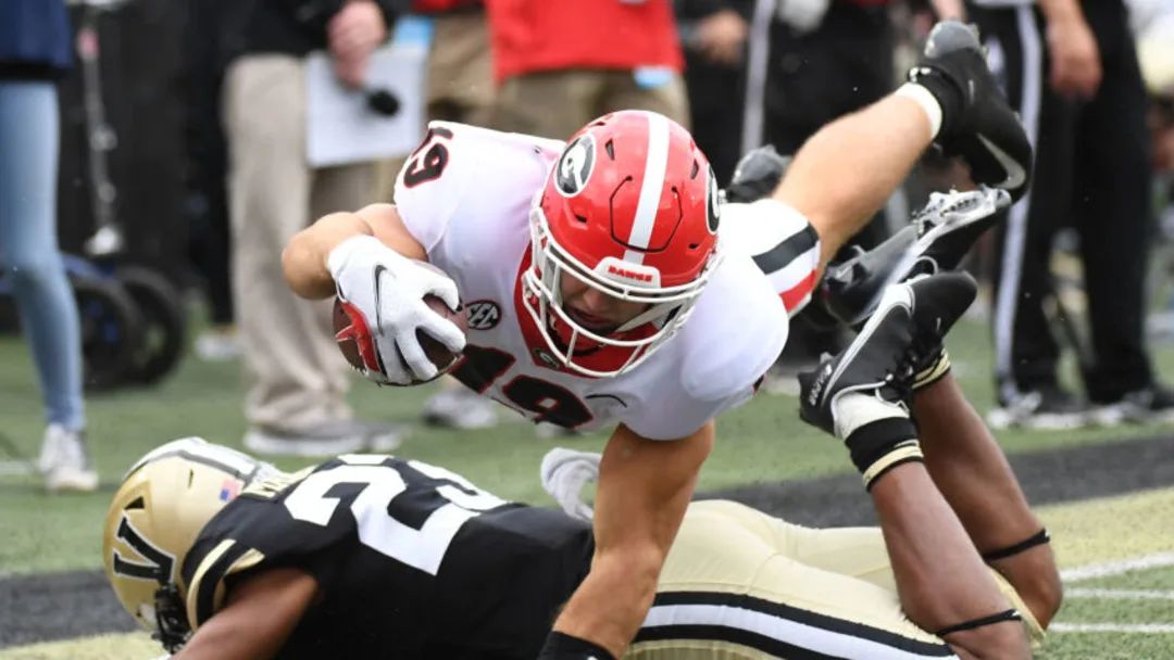 2024 NFL Mock Draft: Bears build around Justin Fields in 3-round mock