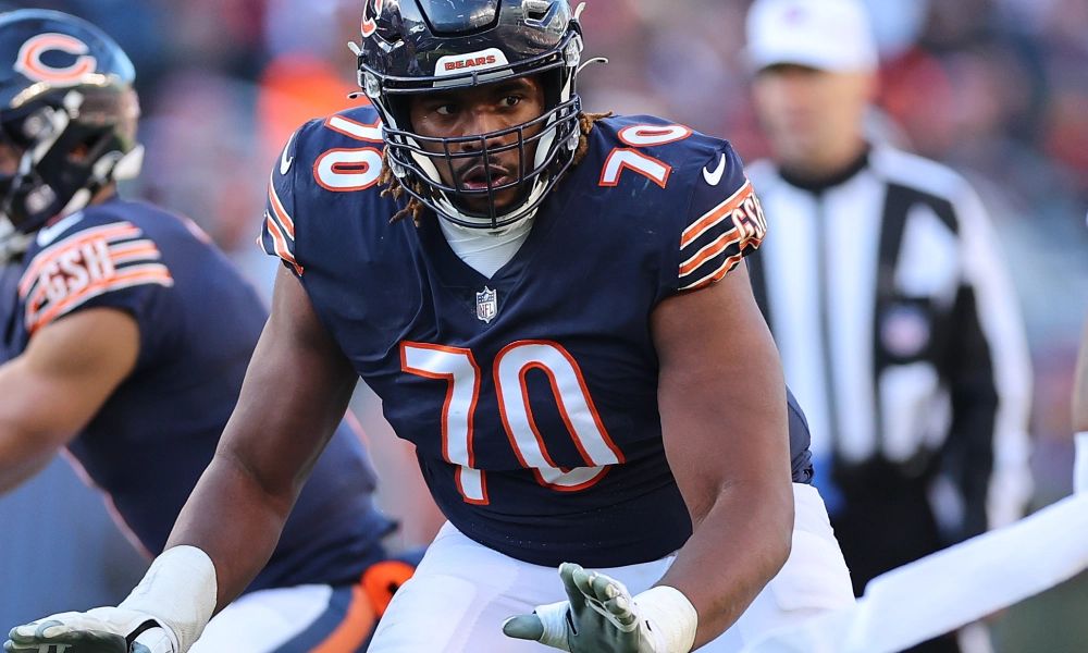 Bears Injury Update: Braxton Jones designated for return, Roschon Johnson practices