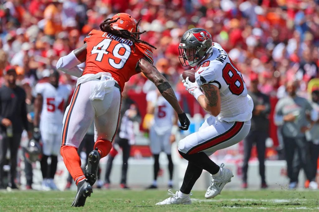 Tremaine Edmunds earned Bears' highest PFF grade on defense in Week 2