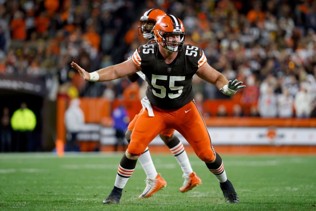 5 players Bears GM Ryan Poles should target in free agency and the NFL Draft