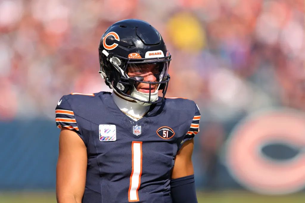 Bears vs. Panthers: Will Justin Fields play in Week 10?
