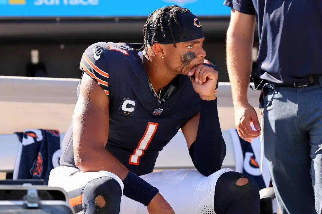 If Justin Fields had Caleb Williams' supporting cast, he'd still be Bears' QB