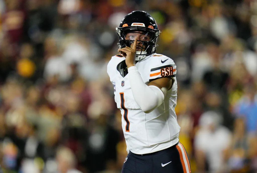 WATCH: Every Justin Fields pass and run in Week 5's win over Commanders