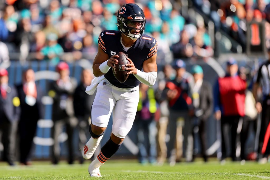 NFL.com ranks Justin Fields among league's 10 best QBs