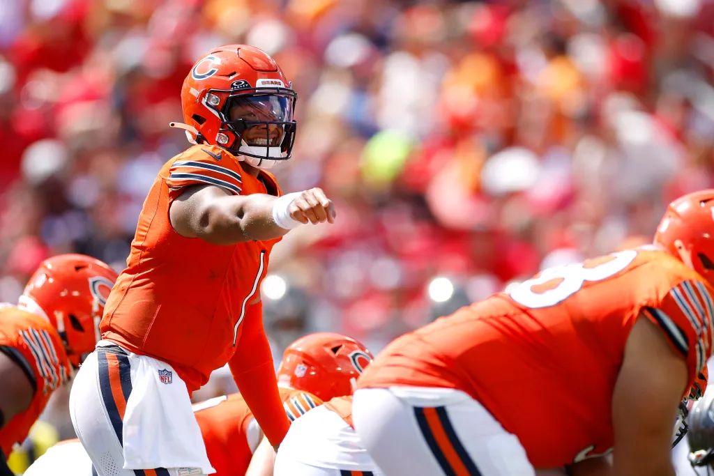 Justin Fields says 'F-it,' he's going back to playing QB his way