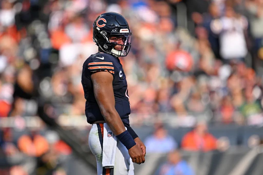 Bears need Justin Fields to be more aggressive in Week 2 vs. Buccaneers