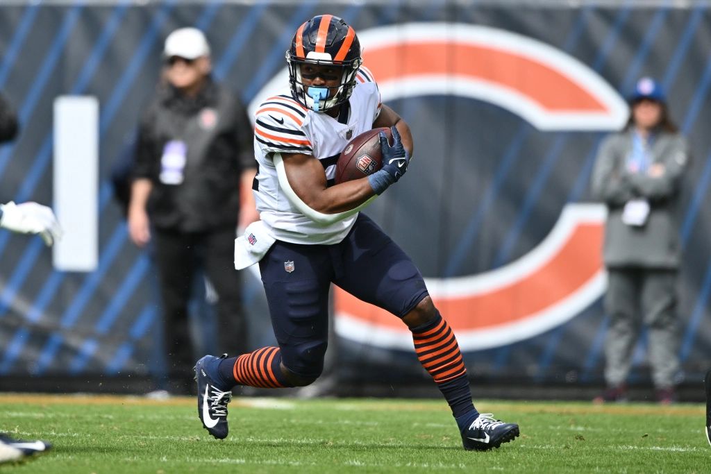 WATCH: Khalil Herbert, D'Onta Foreman breaking big runs at Bears training camp