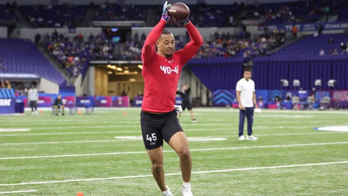 Chicago Bears 7-Round Mock Draft: How early free-agent signings impact Bears' draft plan