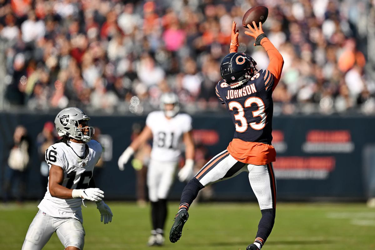 These 3 players earned a game ball in the Bears' Week 7 win over Raiders