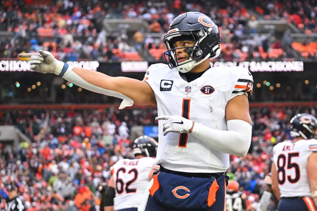 Justin Fields to the Falcons? Atlanta named possible trade destination