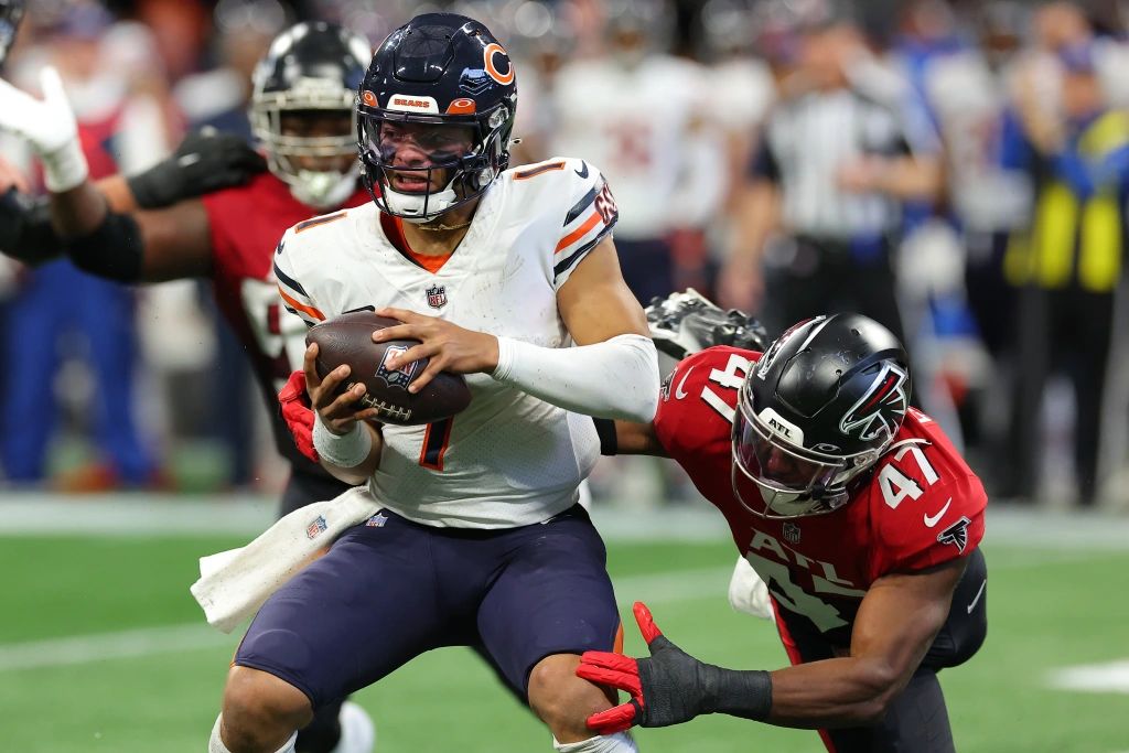 Justin Fields' injury compounds ugly Bears' loss to Falcons in Week 11