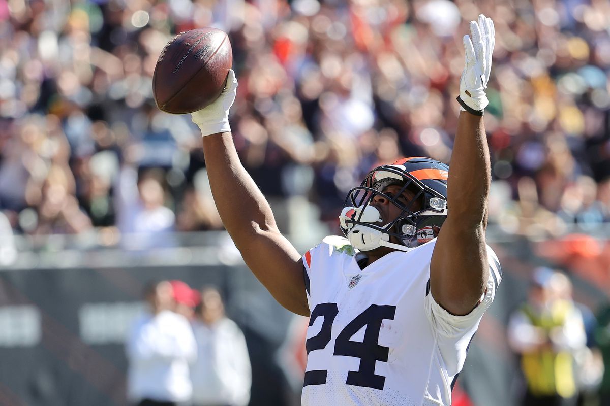 Madden 2024 Ratings: Bears OL and RBs earn low marks from EA Sports