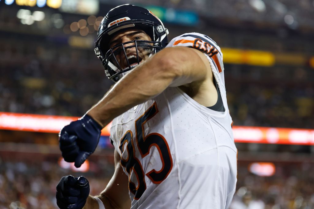 Cole Kmet continues to prove he's the ultimate team player