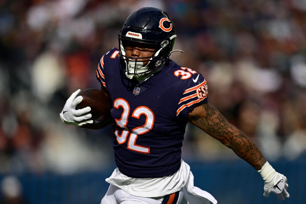 How potential franchise tags for Josh Jacobs, Tony Pollard impact Bears' chance to re-sign David Montgomery