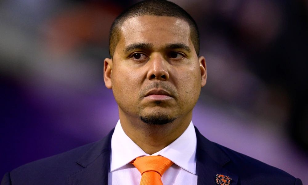 2026 NFL Mock Draft Has Bears Trading Down and Still Landing Key Playmaker