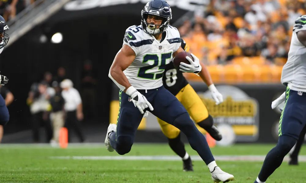 Bears sign former Seahawks RB Travis Homer