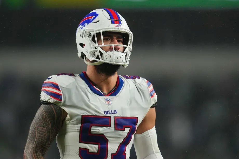 Should the Bears sign A.J. Epenesa?