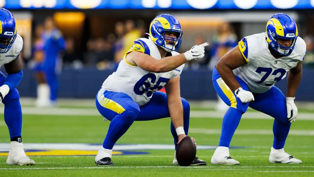 Bears Sign Center Coleman Shelton