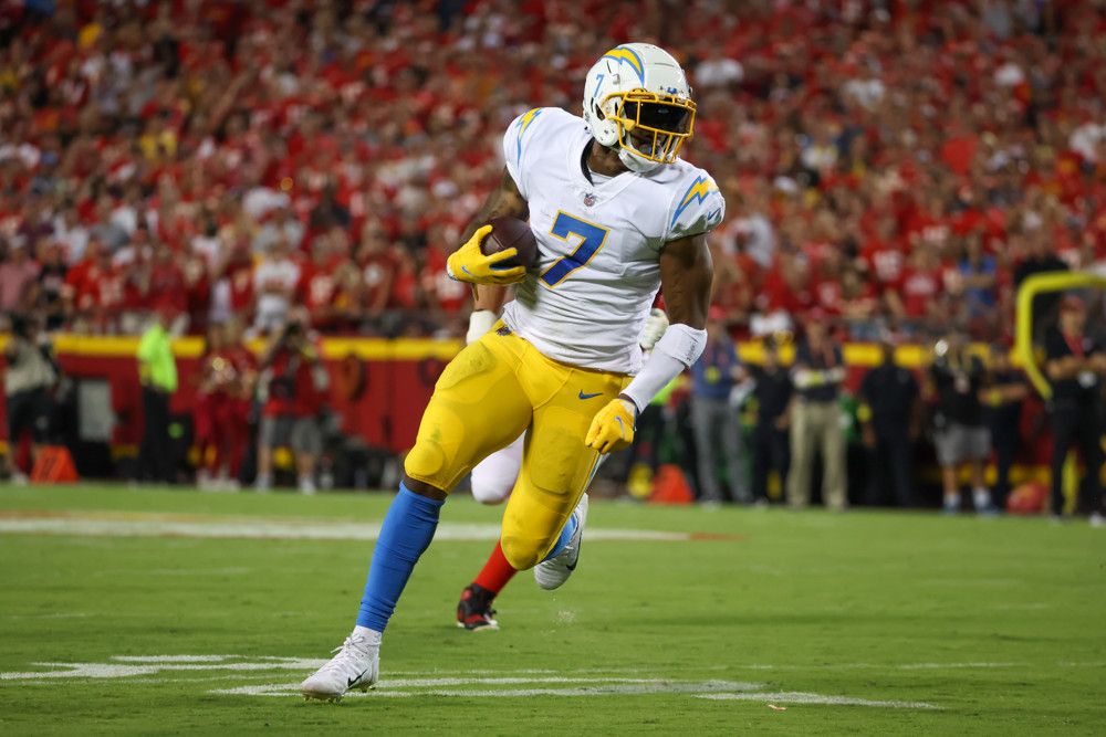 PFF Gushes over Bears Signing TE Gerald Everett