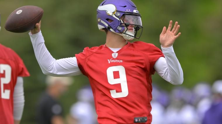 Vikings QB JJ McCarthy throws ATROCIOUS first pitch at Twins game