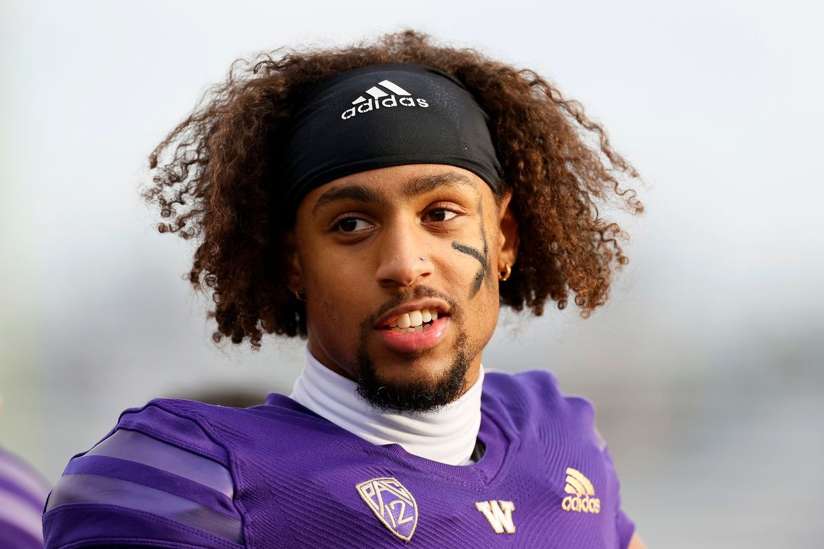 WATCH: Bears rookie Kyler Gordon gets choked up reading letter from parents