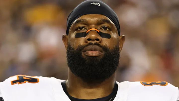 Twitter reacts to Bears signing TE Marcedes Lewis