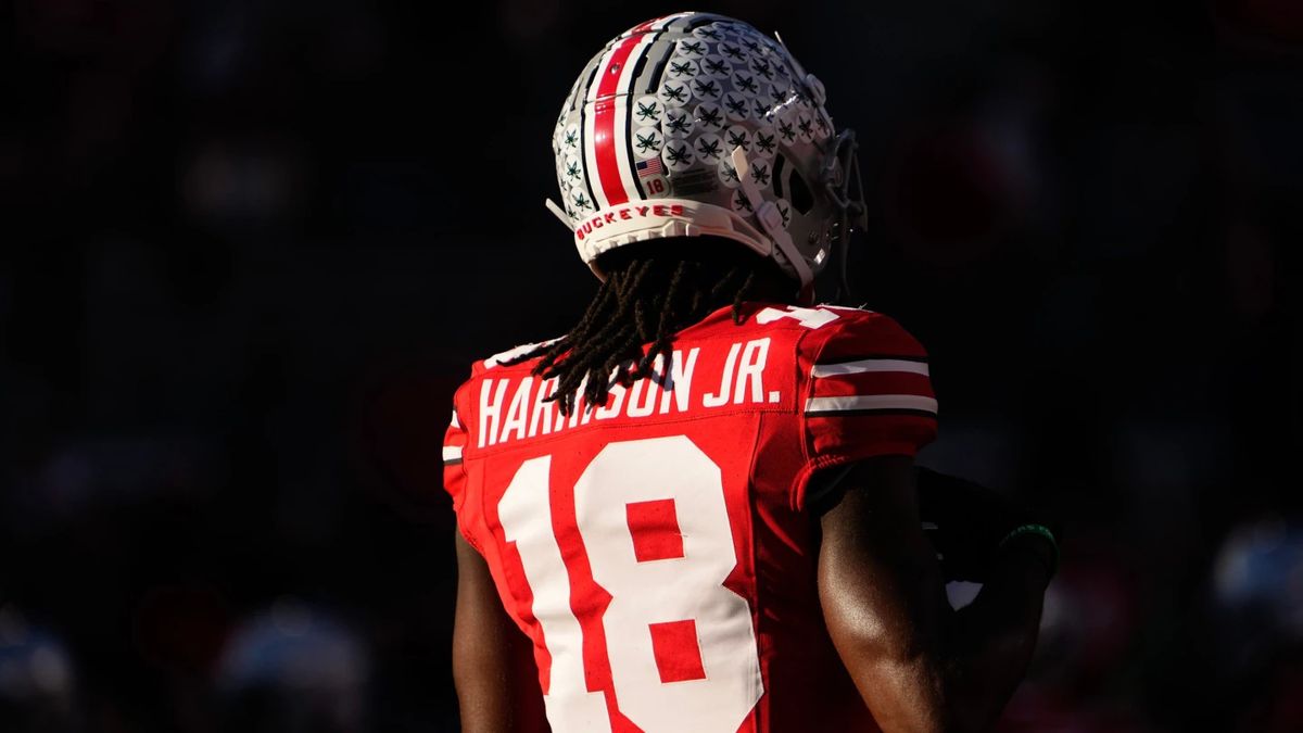 This 2024 mock draft sends Bears INCREDIBLE haul in first round
