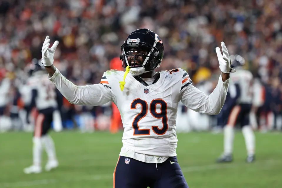 Should the Bears bench Tyrique Stevenson in Week 9?