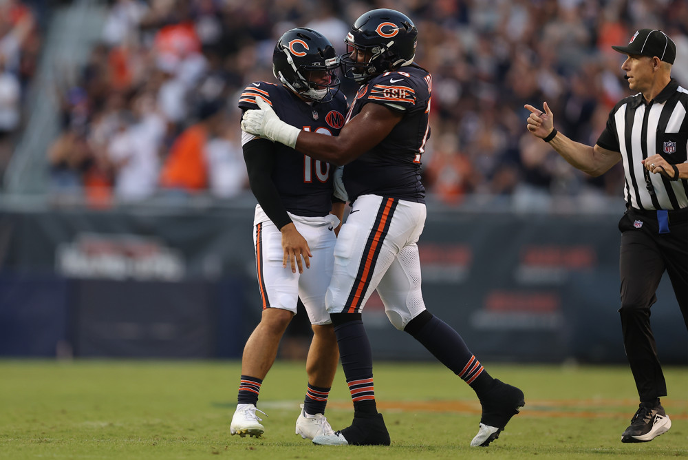 Chicago Bears Grades: How Braxton Jones and Theo Benedet fared vs. Bills