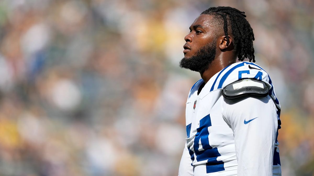 Dayo Odeyingbo defensive end